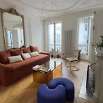 Spacious Quiet And Elegant Apartment In Paris