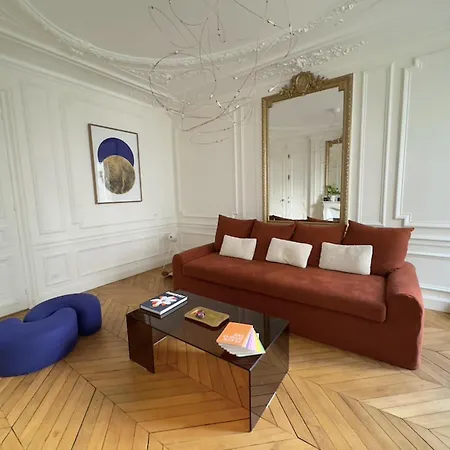 Spacious Quiet And Elegant In Paris