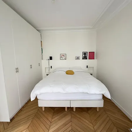 Spacious Quiet And Elegant In * Paris