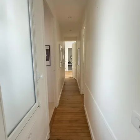 Spacious Quiet And Elegant In Paris