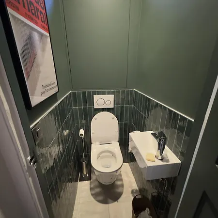 Spacious Quiet And Elegant In Paris